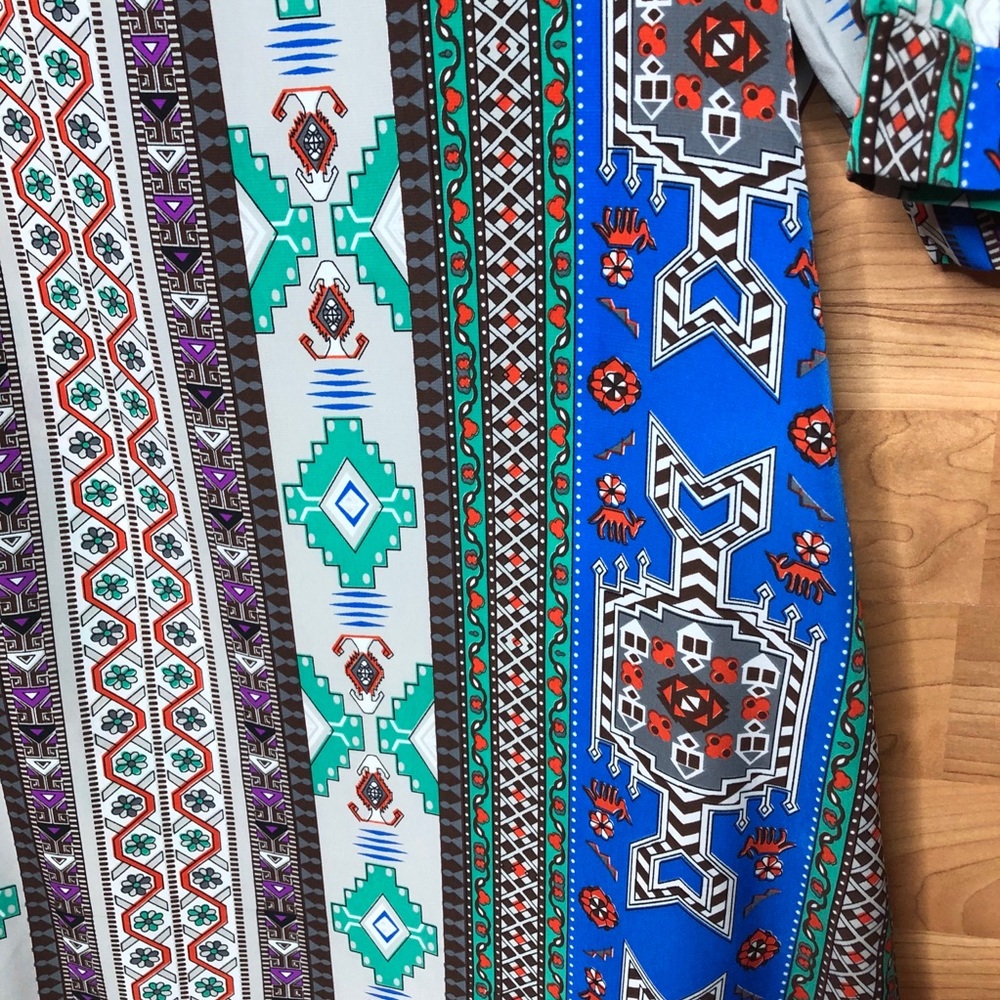 Small Tribal Print Dress with Multicolored designs and short sleeves - Picture 3 of 7